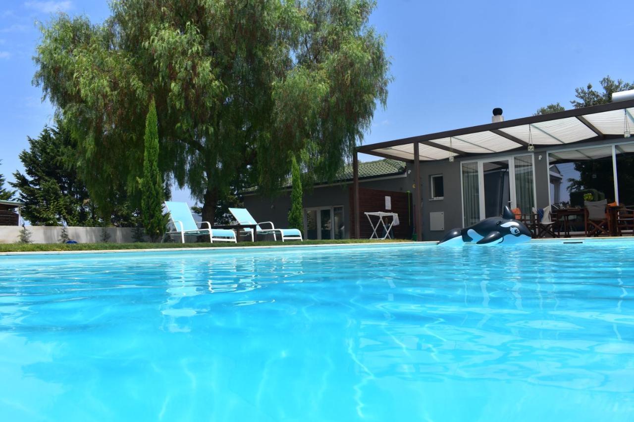 Pool Guesthouse Corinth Екстериор снимка